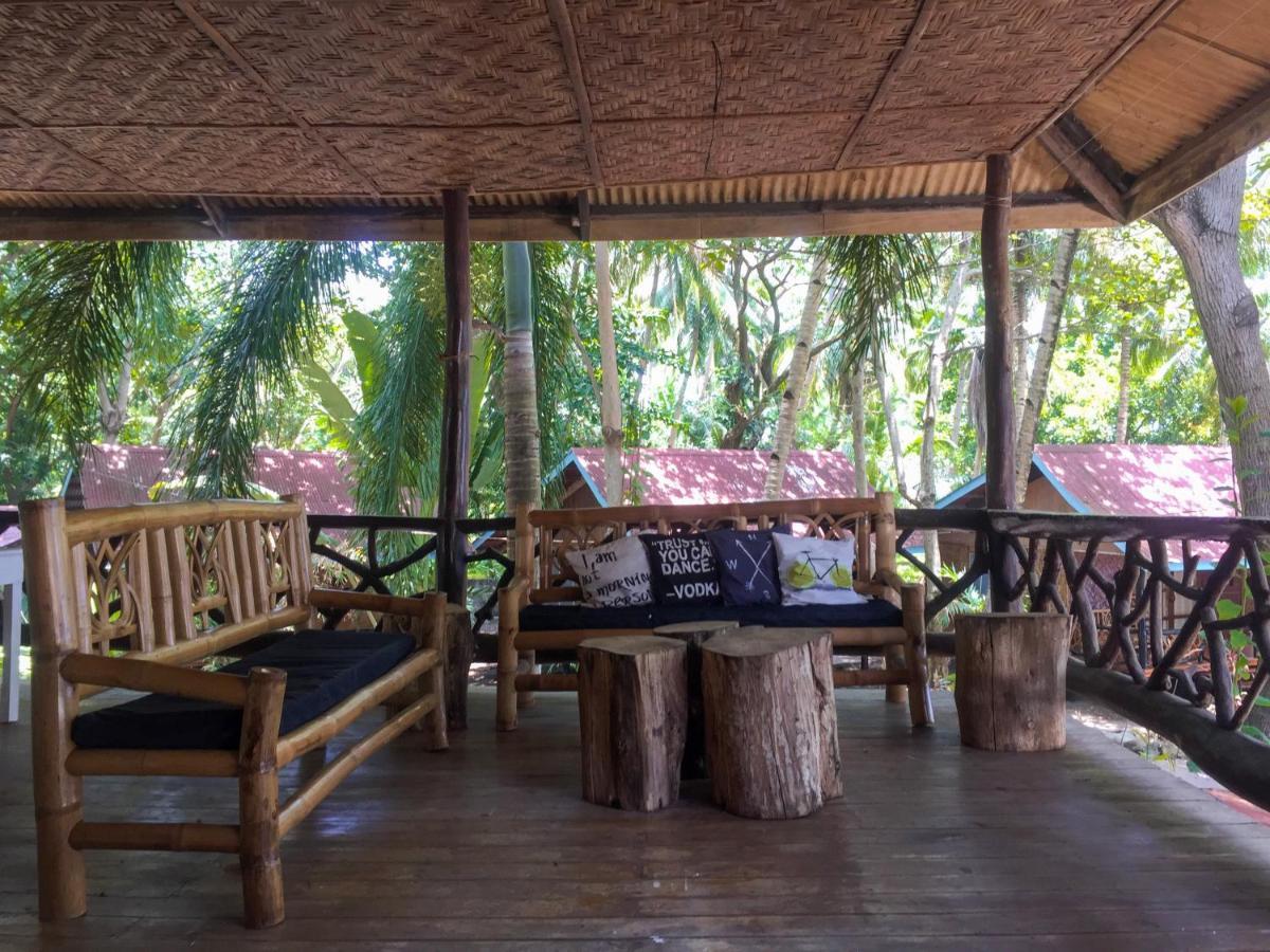 Beach House Resort And Dive Center Mambajao Exterior photo